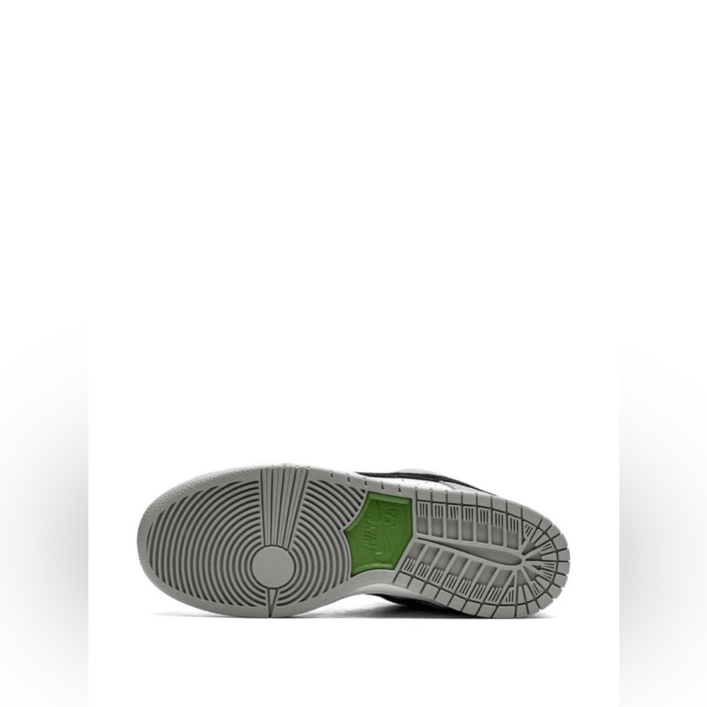 NIKE Dunk Low SB “Chlorophyll” - Picture 12 of 12